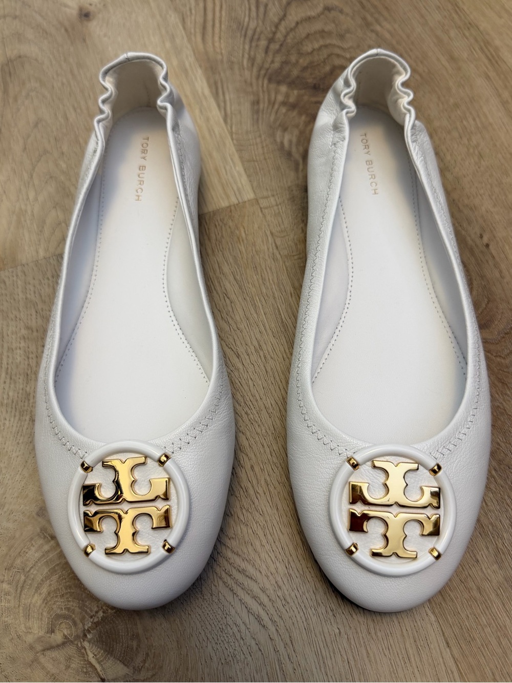 NWT Tory Burch Gardenia Leather Multi Logo Ballet Flats